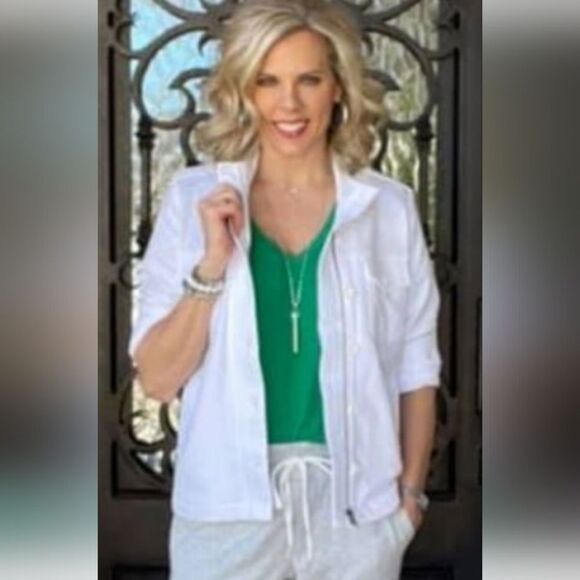 Cabi V Neck Jersey Knit Oversized Field Tee In Kelly Green Style 5927 Size XXS - Picture 2 of 5